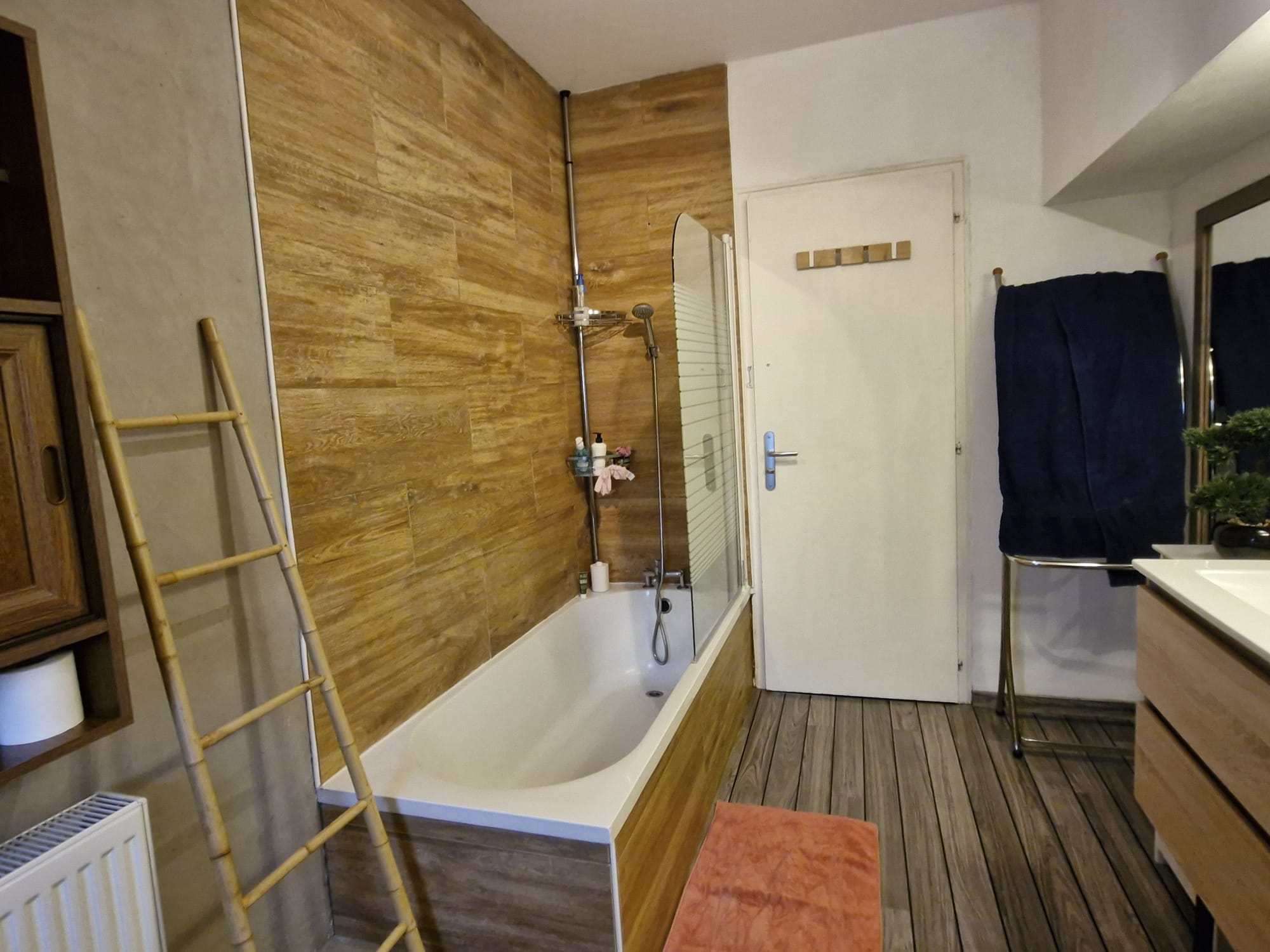 e285d85d-922c-4386-8a3b-d77bdc5f35e3